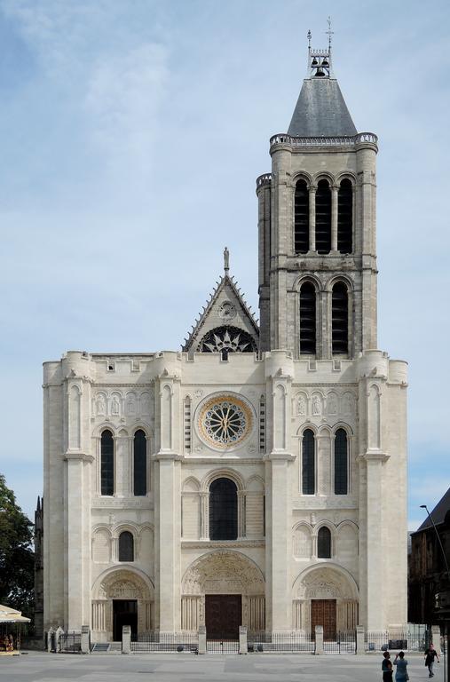 Chic Apart With Bar In Paris Saint-Denis-en-Margeride Exterior foto